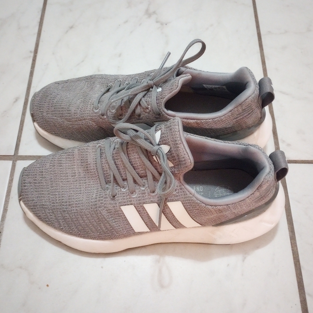 Adidas Gray Swift Run Sneakers with White Accents Size 5.5 Youth